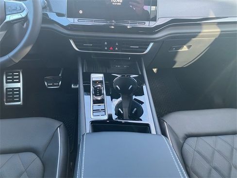 New 2026 Volkswagen Atlas Cross Sport SEL Premium R-Line image 11