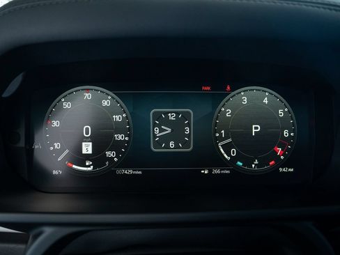 Used 2026 Land Rover Defender 110 X-Dynamic SE AWD/4WD image 7