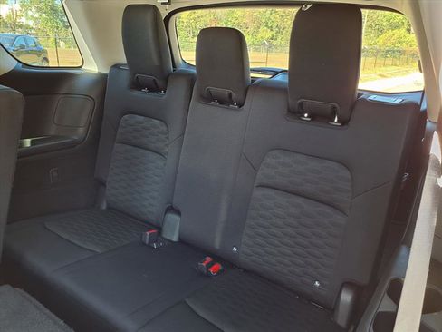 Used 2024 Nissan Pathfinder SV image 10