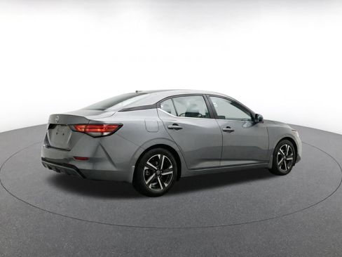 Used 2025 Nissan Sentra SV FWD image 9