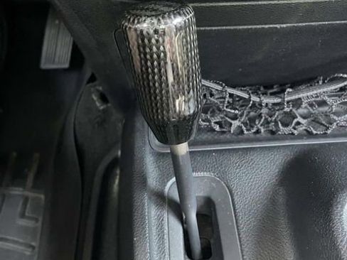 Used 2017 Jeep Wrangler Unlimited Sahara w/ Connectivity Group AWD/4WD image 28