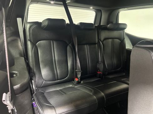 Certified 2024 Jeep Wagoneer Series II w/ Flexible Seating Group AWD/4WD image 26