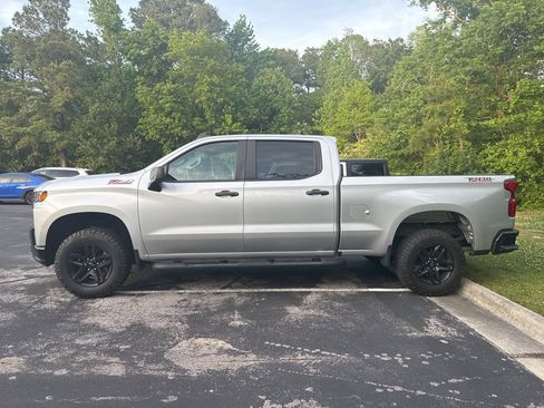 Used 2020 Chevrolet Silverado 1500 Custom Trail Boss w/ Custom Convenience Package AWD/4WD image 2