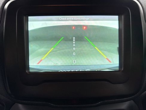 Used 2021 Jeep Renegade Latitude w/ Convenience Group image 18