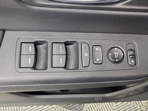 Used 2025 Honda CR-V LX image 19