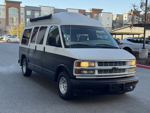 Used 1999 Chevrolet Express 1500 w/ Convenience Pkg image 8