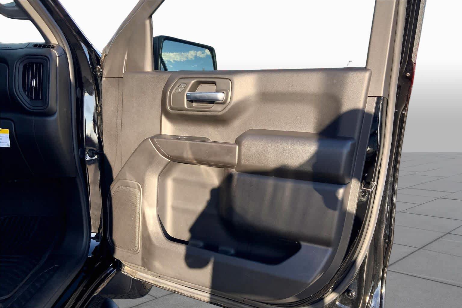 Used 2026 Chevrolet Silverado 1500 Custom w/ Turbomax Blackout Package AWD/4WD image 23