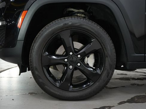 Used 2024 Jeep Grand Cherokee Limited w/ Black Appearance Package AWD/4WD image 29