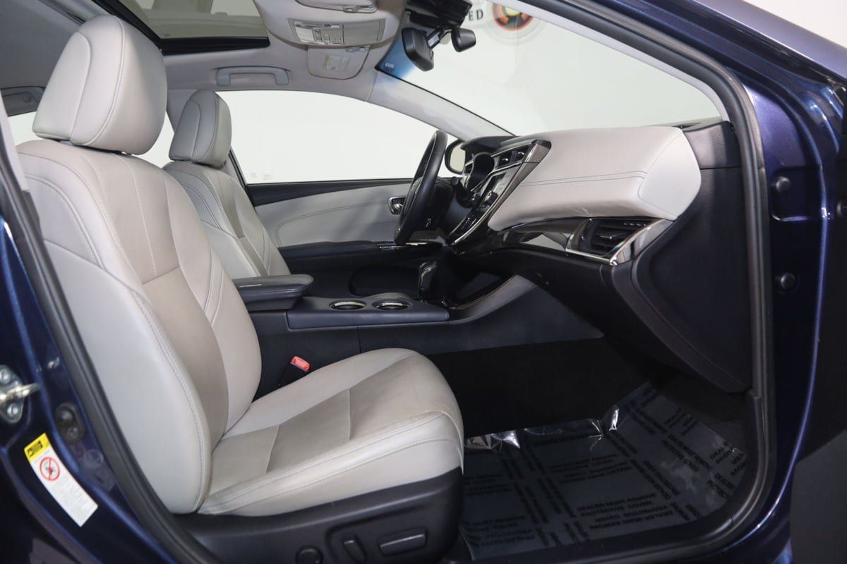 Used 2014 Toyota Avalon Limited w/ Technology Package FWD image 13