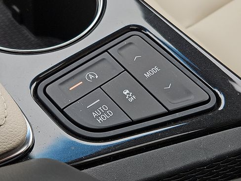 Certified 2025 Cadillac CT4 Luxury image 25