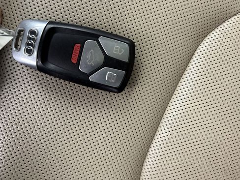 Used 2019 Audi Q7 3.0T Prestige w/ Prestige Package image 38