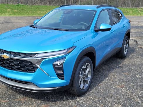 New 2026 Chevrolet Trax LT FWD image 3