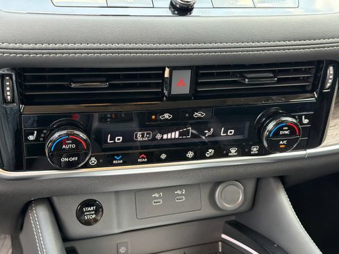New 2026 Nissan Rogue Platinum w/ Platinum Premium Package AWD/4WD image 32