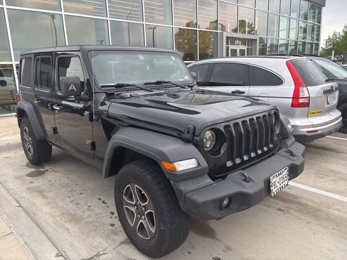 Used 2021 Jeep Wrangler Unlimited Sport AWD/4WD image 3