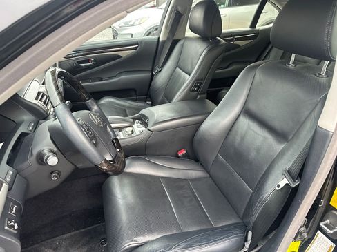 Used 2014 Lexus LS 460 AWD image 8