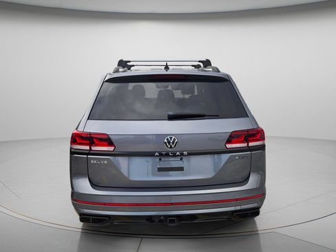 Used 2023 Volkswagen Atlas SEL R-Line AWD/4WD image 4