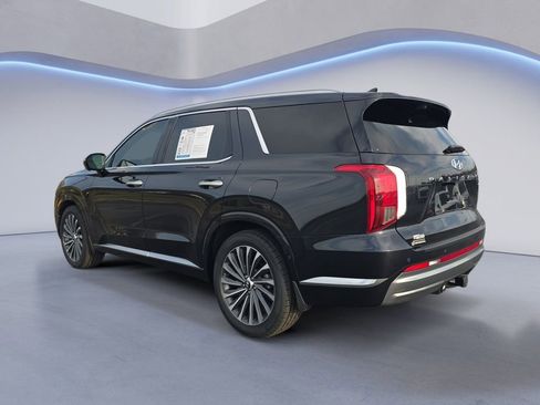 Used 2024 Hyundai Palisade Calligraphy image 3