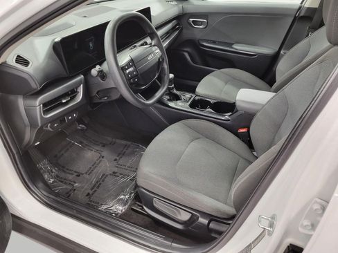 Used 2025 Kia K4 FWD image 36