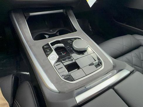 New 2026 BMW X5 xDrive50e image 15