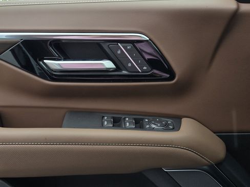 New 2026 Chevrolet Suburban High Country AWD/4WD image 15