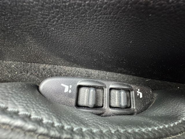 Used 2023 Nissan Z w/ Floor Mat Package (L93) RWD image 27