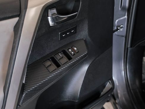 Used 2015 Toyota RAV4 Limited FWD image 42