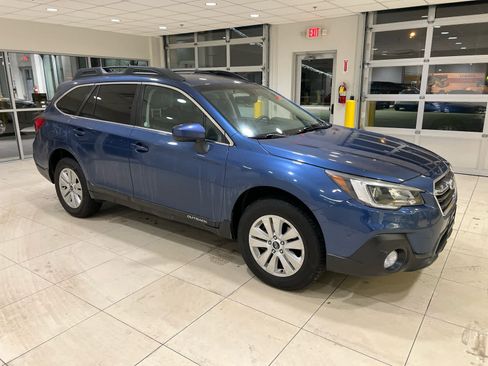 Used 2019 Subaru Outback 2.5i Premium image 1