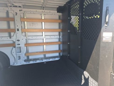 Used 2025 RAM ProMaster 2500 w/ U-Haul Equipment Group FWD image 12