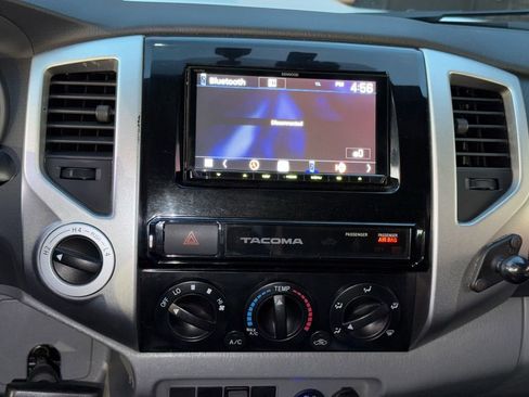 Used 2015 Toyota Tacoma 4x4 Double Cab image 33