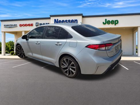 Used 2020 Toyota Corolla SE FWD image 5