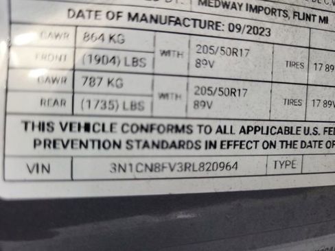 Used 2024 Nissan Versa SR image 13