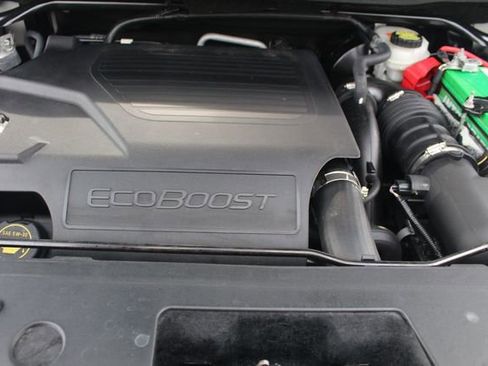 Used 2019 Ford Explorer Platinum image 3