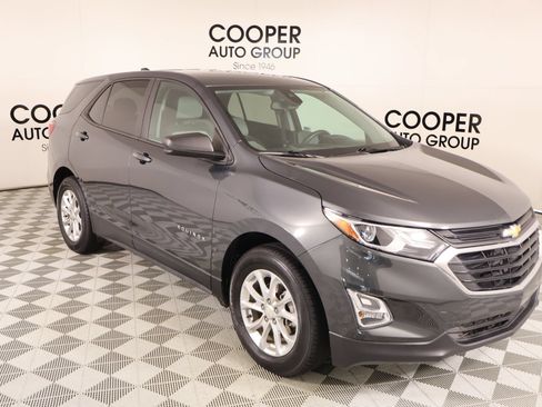 Used 2021 Chevrolet Equinox LS w/ LS Convenience Package FWD image 1