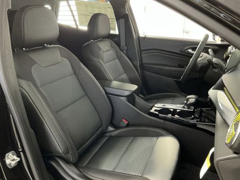 New 2026 Chevrolet Trax LT w/ Sunroof Package FWD image 33