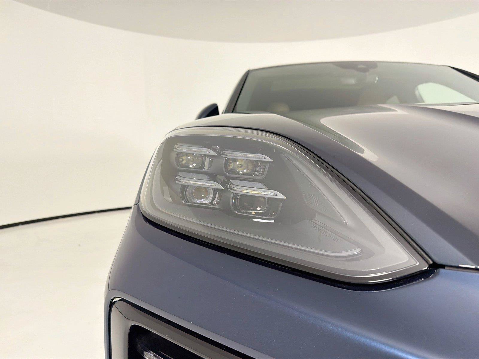 Used 2024 Porsche Cayenne Coupe w/ Premium Package Plus AWD/4WD image 32