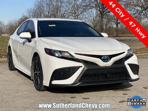 Used 2024 Toyota Camry SE image 9