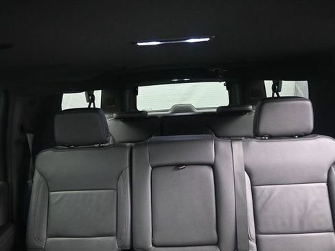 Used 2025 Chevrolet Suburban Z71 AWD/4WD image 17