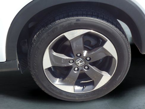 Used 2018 Honda HR-V EX image 9