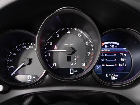 Certified 2025 Porsche Macan image 21