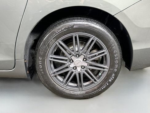 Used 2011 Toyota Sienna LE w/ Towing Pkg FWD image 29