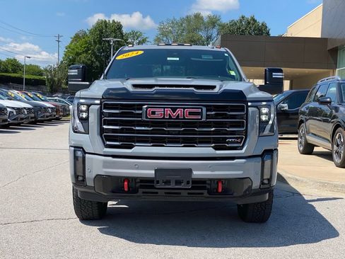 Used 2024 GMC Sierra 2500 AT4 w/ AT4 Premium Plus Package AWD/4WD image 2