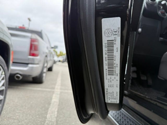 Used 2017 Jeep Wrangler Sport AWD/4WD image 7