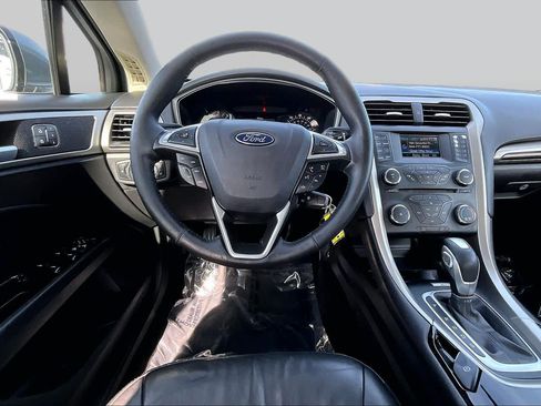 Used 2013 Ford Fusion SE FWD image 5