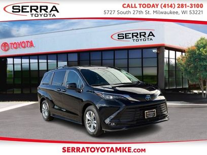 Used 2025 Toyota Sienna XLE