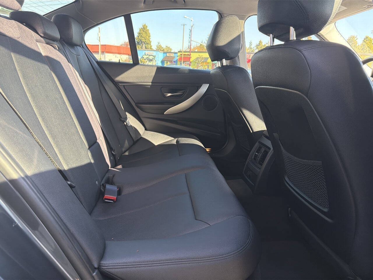 Used 2014 BMW 320i Sedan RWD image 18