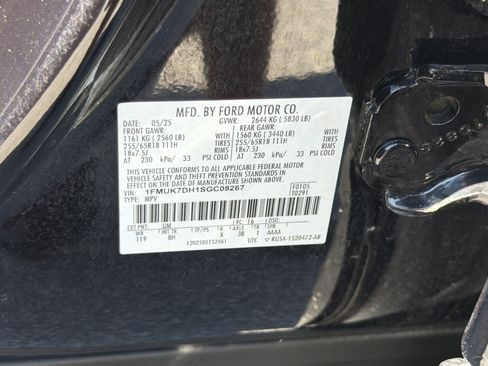 Used 2025 Ford Explorer Active RWD image 32