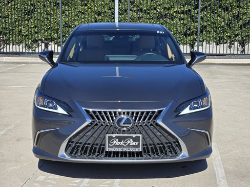 Used 2025 Lexus ES 300h w/ Premium Package image 5