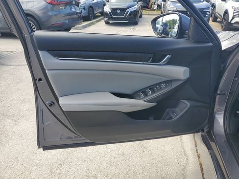 Used 2020 Honda Accord EX image 26