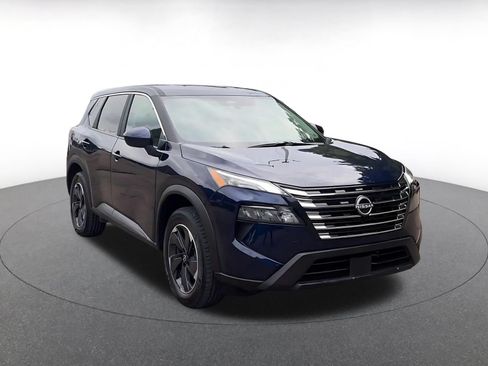 Used 2025 Nissan Rogue SV AWD/4WD image 3