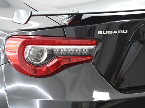 Used 2018 Subaru BRZ Limited w/ Popular Package #2 RWD image 12